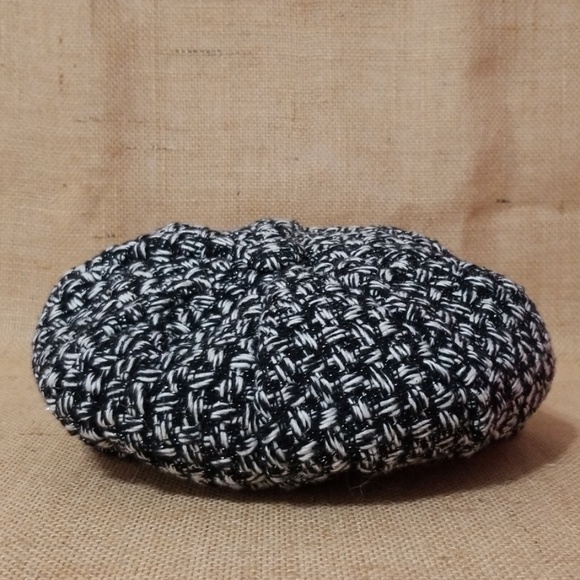 Black/White hat - Picture 4 of 8